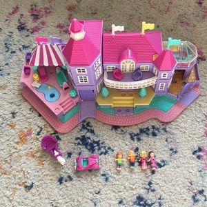 Polly Pocket Pollyville Magical Mansion